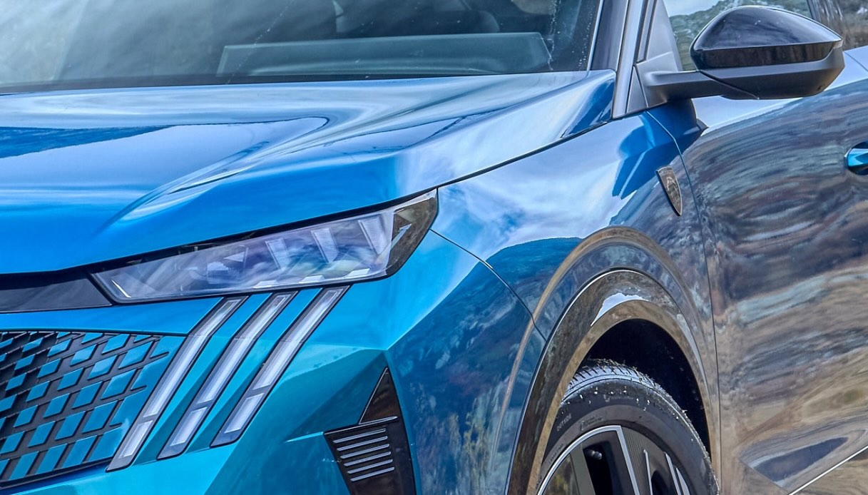 Peugeot 3008, caratteristiche e prezzi di uno dei SUV più amati