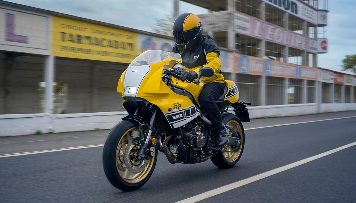 https://www.virgilio.it/motori/wp-content/uploads/sites/4/2025/10/Yamaha-XSR900-GP-EICMA.jpg