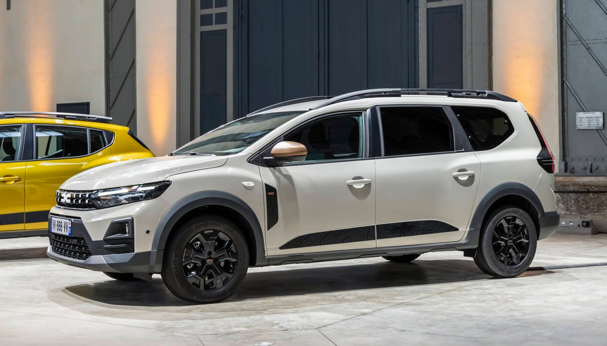 https://www.virgilio.it/motori/wp-content/uploads/sites/4/2025/10/dacia-jogger-2026-restyling.jpg