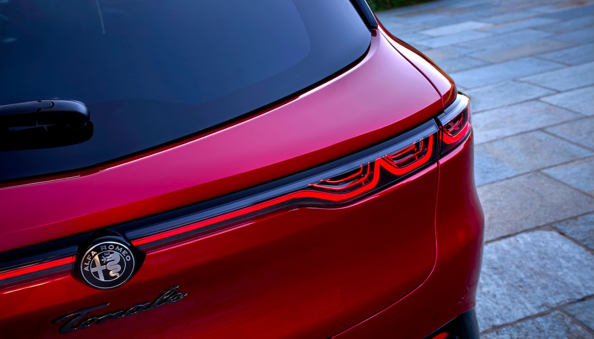 Nuova Alfa Romeo Tonale 2025: si evolve in tutto ma non abbandona il diesel