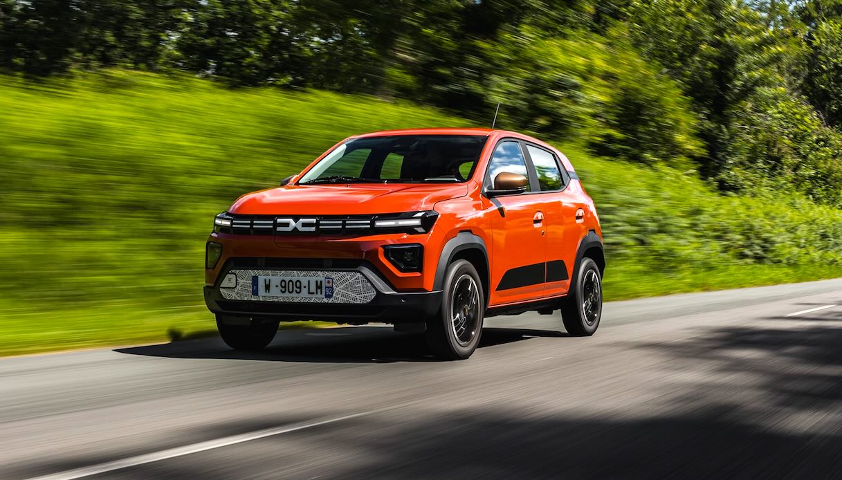 https://www.virgilio.it/motori/wp-content/uploads/sites/4/2025/10/offerta-dacia-spring-incentivi.jpeg