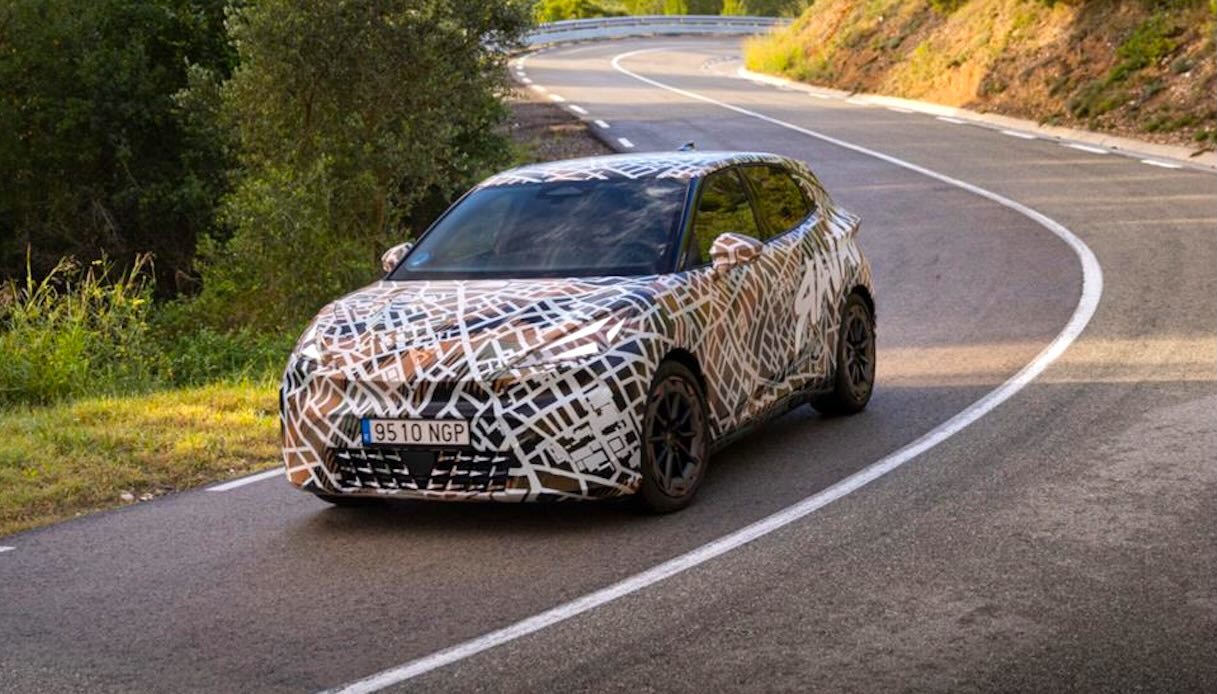 Cupra Raval: design graffiante e autonomia fino a 450 km
