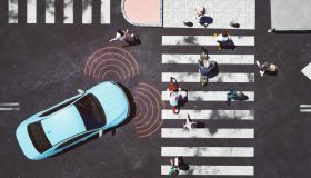 Tesla, guida autonoma sotto accusa: 7 incidenti in pochi mesi