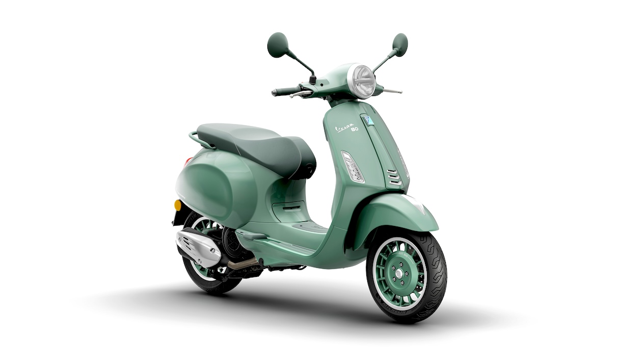 https://www.virgilio.it/motori/wp-content/uploads/sites/4/2025/11/vespa-80th.jpeg