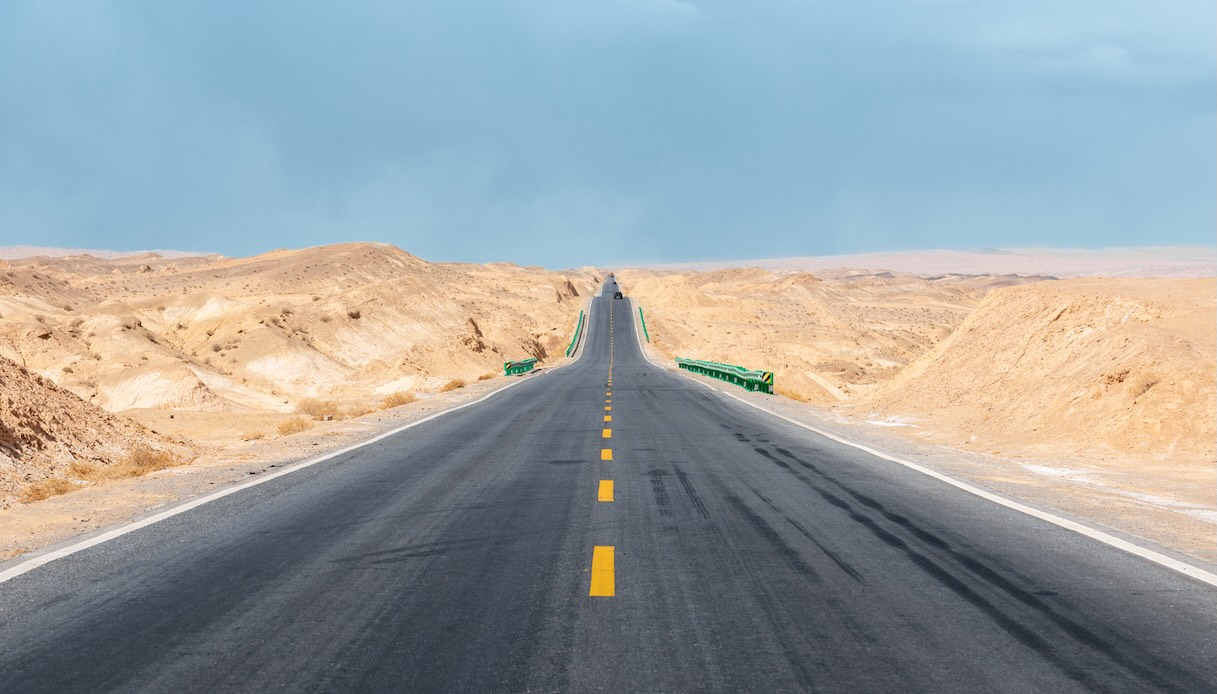 La strada più dritta al mondo, ha un rettilineo di 240 km e non è la Route 66